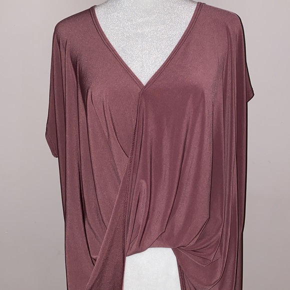 Blooms in the City Asymmetrical Tunic Tee - Picture 2 of 12